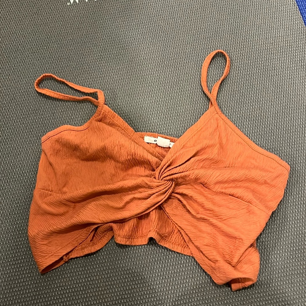 Oneill twist front crop top size XS burnt orange/rust color GUC